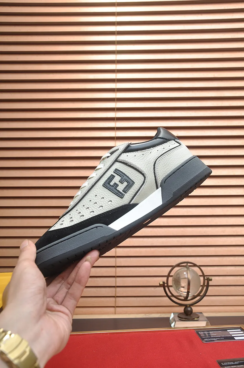 Men's shoes 💰600💶 [Fendi] The latest couple model 🔥 Many 💑 stars have the same style. FD match is a one-to-one replica of the original version. The first fendi match created by designer Kim Jones and Trainer basketball sneakers by Donkey. Material: Original silk leather. Lining: breathable mesh. Packaging: Original 1:1 matching high-end packaging. Size: Female 35-40 Male 38-44 (45 46. Custom-made (no return or exchange)